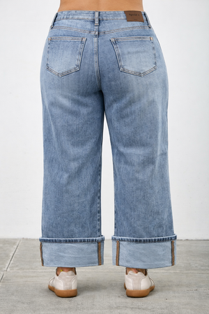 P75618D, PLUS MID RISE CUFFED JEANS WITH STRETCH
