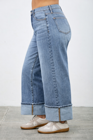 P75618D, PLUS MID RISE CUFFED JEANS WITH STRETCH