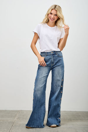 P8218M, HIGH RISE WIDE LEG WITH SNAP BUTTONS