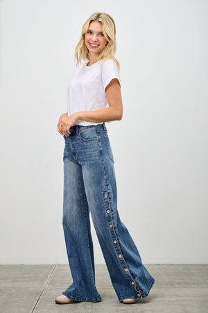 P8218M, HIGH RISE WIDE LEG WITH SNAP BUTTONS