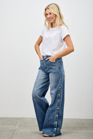 P8218M, HIGH RISE WIDE LEG WITH SNAP BUTTONS