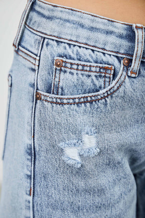 P8226M, MID RISE RELAXED STRAIGHT WITH DESTROY