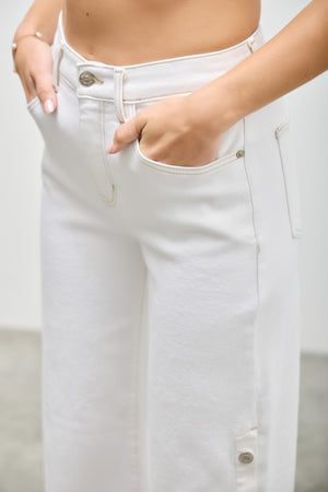 P82858WH, PLUS HIGH RISE WIDE LEG WITH SNAP BUTTONS