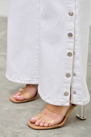 P82858WH, PLUS HIGH RISE WIDE LEG WITH SNAP BUTTONS