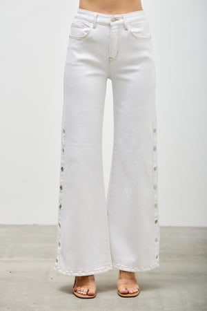 P82858WH, PLUS HIGH RISE WIDE LEG WITH SNAP BUTTONS