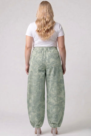 P83038, PLUS HIGH RISE PRINTED CARGO BAGGY