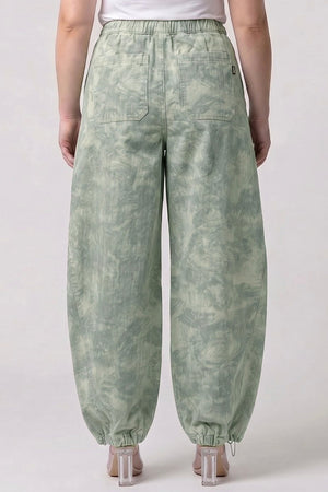 P83038, PLUS HIGH RISE PRINTED CARGO BAGGY