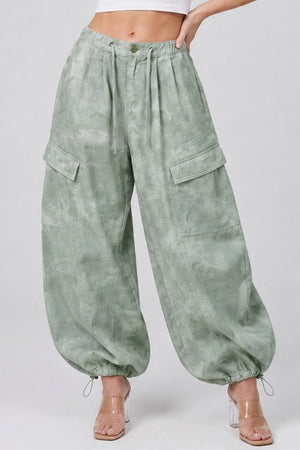 P8303, HIGH RISE PRINTED CARGO BAGGY