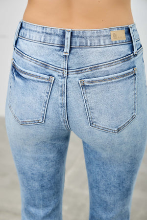 P8328L, MID RISE BOOT CUT WITH KNEE DESTROY