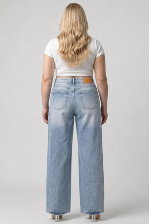 P83308M, PLUS MID RISE RELAXED STRAIGHT WITH DESTRUCTED KNEE 