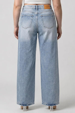 P83308M, PLUS MID RISE RELAXED STRAIGHT WITH DESTRUCTED KNEE 
