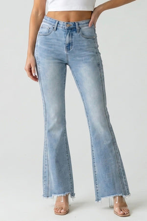 P8334M, MID RISE BOOT CUT WITH FRAYED HEM
