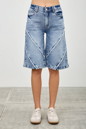 S8146M, MID RISE WIDE BERMUDA WITH FRAYED SEAM