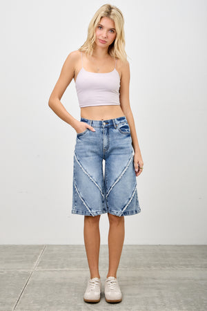 S8146M, MID RISE WIDE BERMUDA WITH FRAYED SEAM