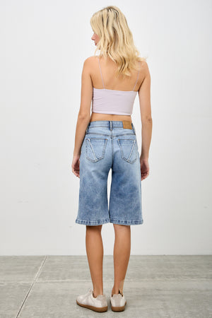 S8146M, MID RISE WIDE BERMUDA WITH FRAYED SEAM