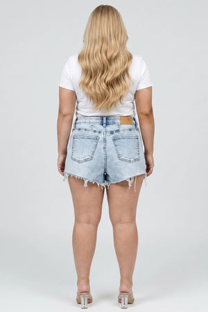 S81598L, PLUS HIGH RISE FRAYED SHORT WITH PATCH