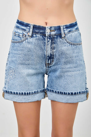 S81628M, PLUS MID RISE RELAXED SHORT W /EMBROIDERY